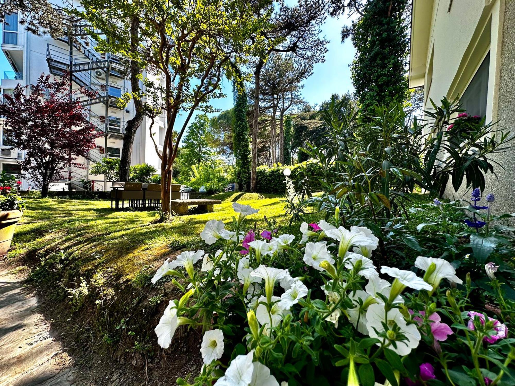 Villa Greif Pineta Lignano Sabbiadoro Exterior foto